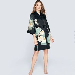 Kim + Ono Maren Short Kimono Robe